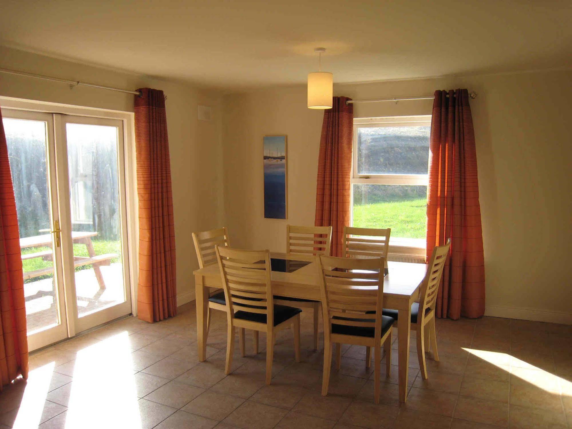 Doolin Village Lodges Buitenkant foto